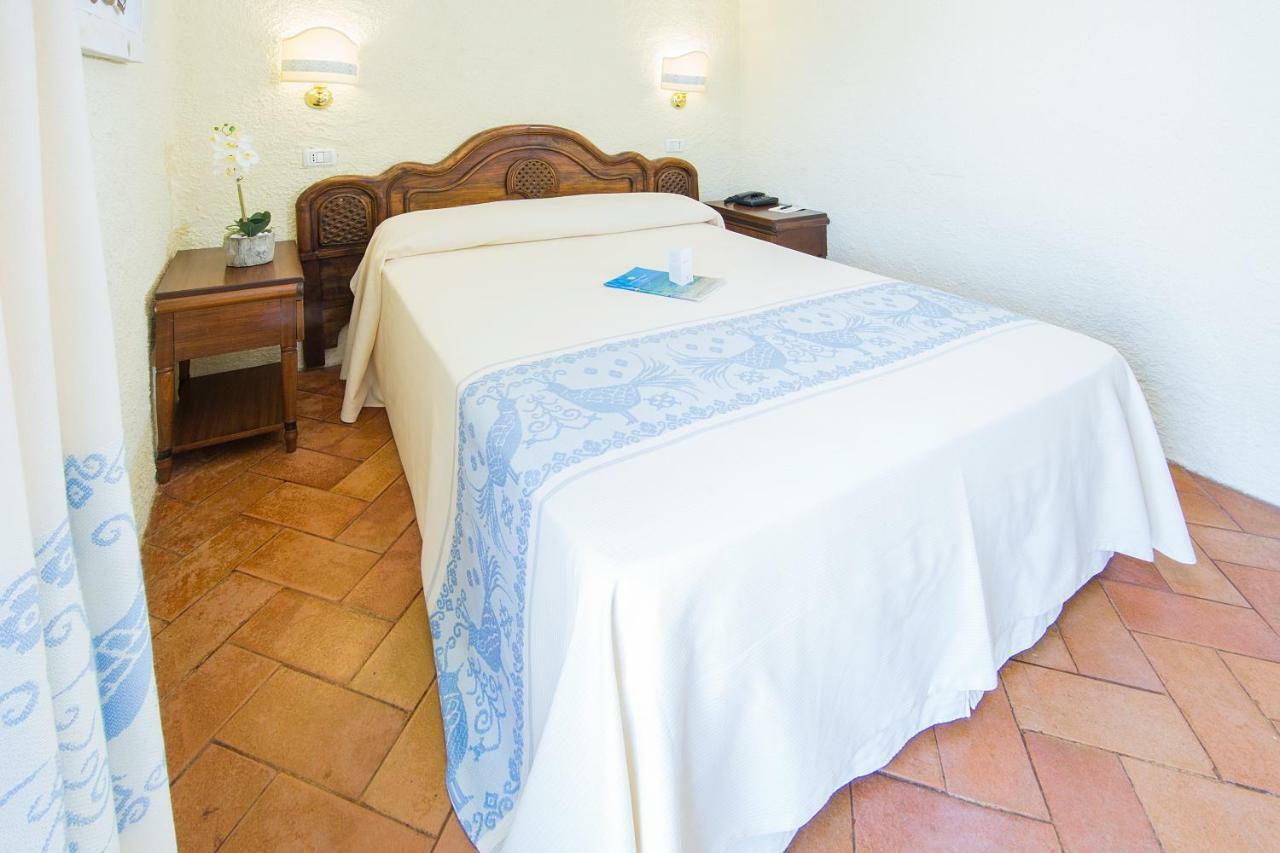Hotel Colonna San Marco Porto Rotondo Exteriör bild